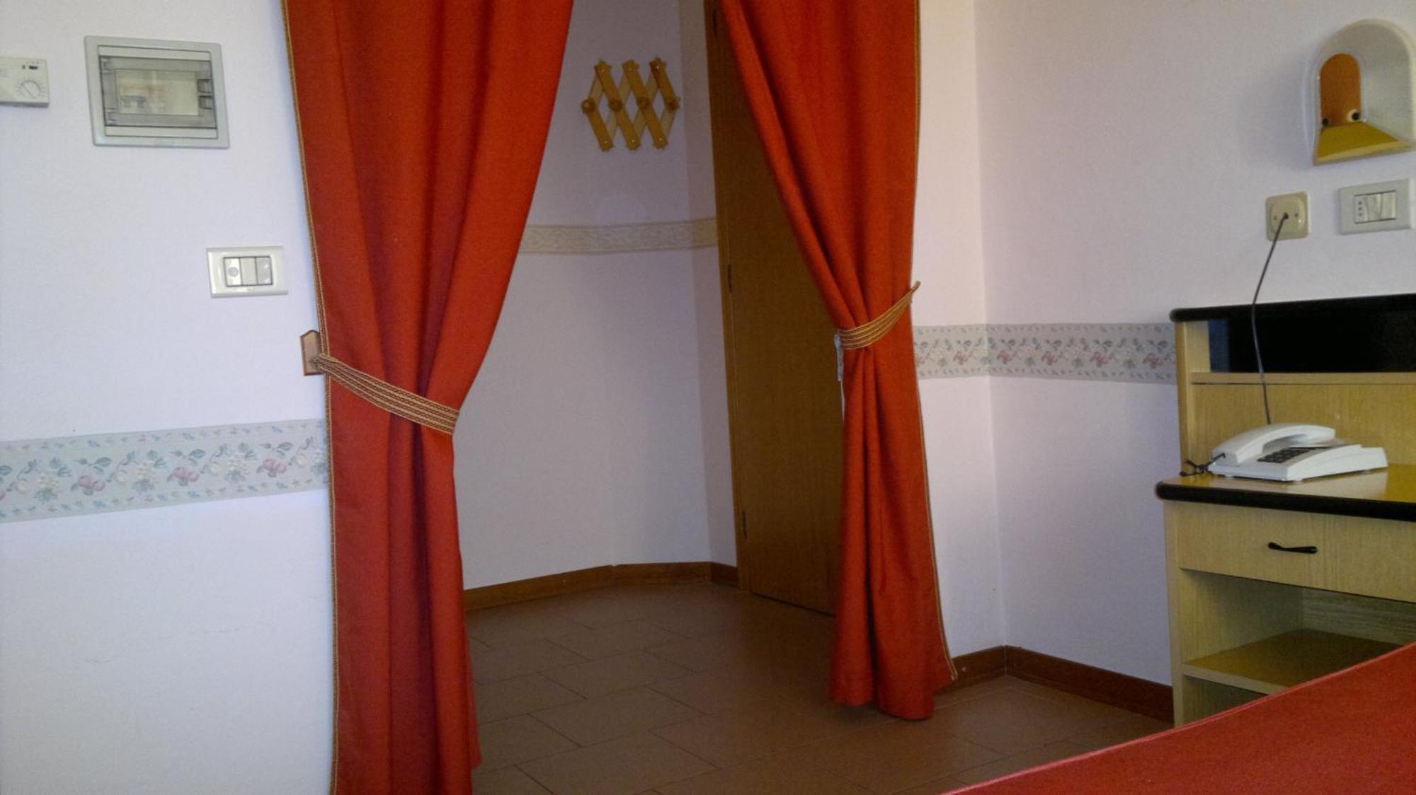 Hotel Centrale Argenta Luaran gambar