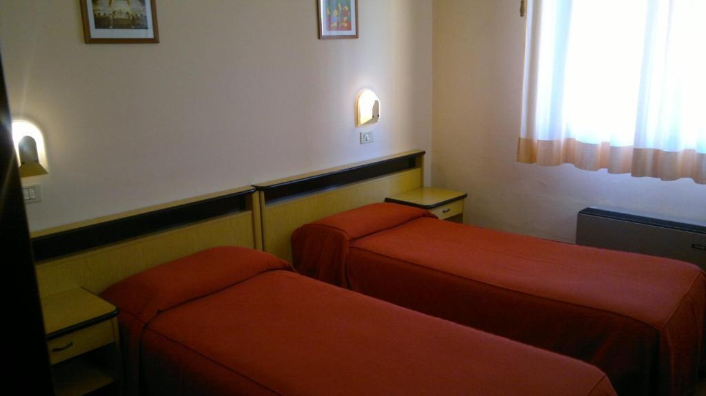 Hotel Centrale Argenta Bilik gambar